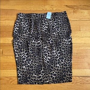 Leopard print pencil skirt